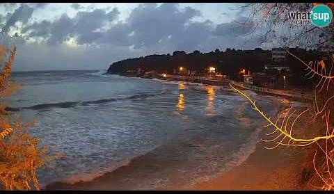 Olujno jugo na plaži Slanica - Murter 12.11.2019.