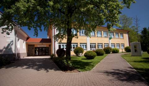 Korona free škola u Otočcu