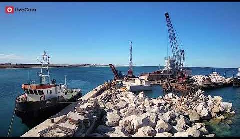 Time lapse izgradnje novog T mola na Unijama - listopad 2021.
