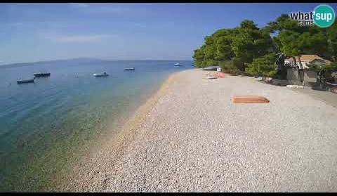Listopad - turisti na plaži u Maloj Dubi - Živogošće 05.10.2023.