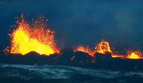 Island vulkan uživo, pukotina od 4 km lave
