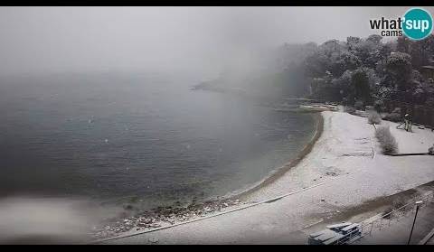 Snijeg na plaži Ploče u Rijeci – rijedak zimski prizor s Kantride - Live Cam Croatia