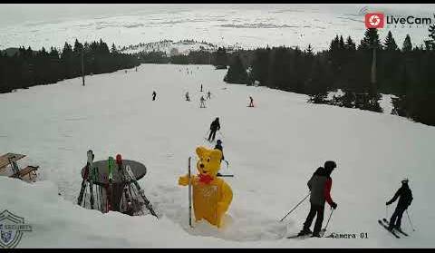 Kupres pun snijega i skijaša, prava zima - Live Cam Croatia