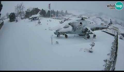 Zimski prizor memorijala u Kapeli! MiG i helikopter u snijegu - Live Cam Croatia