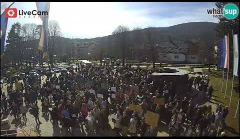 Prosvjed u Korenici protiv gradnje migrantskog centra u Željavi poručuju: „Plitvicama to ne treba!“