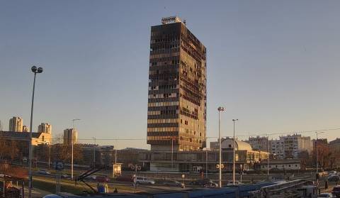 UŽIVO RUŠENJE VJESNIKOVOG TORNJA