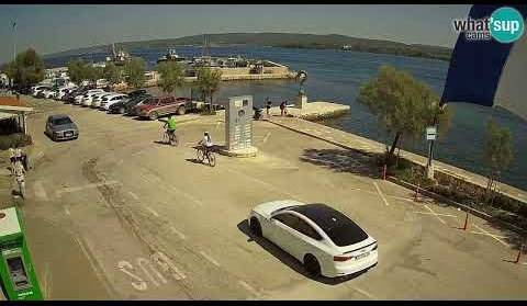 PAŠMAN – Ljetni dan uz more. Riva, jedrilice i pogled prema Galešnjaku – Time Lapse