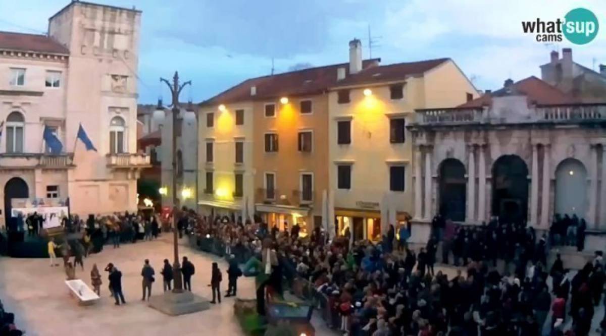 Zadar People's Square, City Lodge, Zadar , [ Right now, LIVE