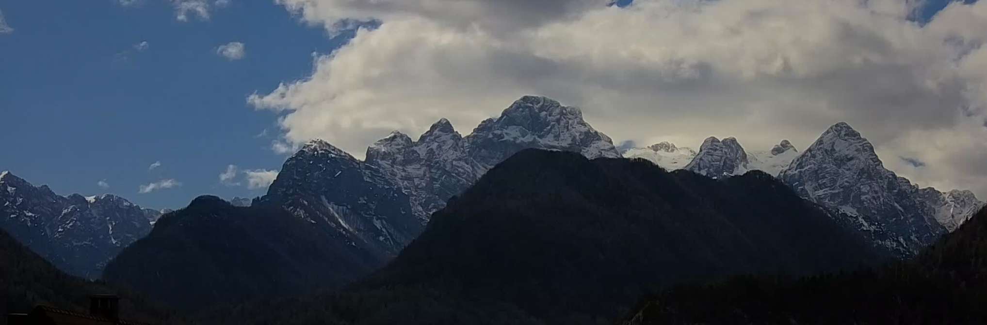 Mojstrana - Triglav National Park Panorama: Current panoramic webcam image from Mojstrana near the northern approach to Triglav National Park.